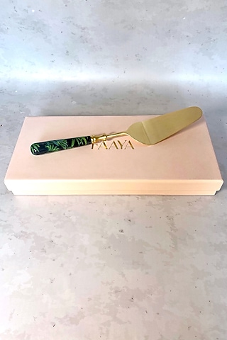 Black Amazonia Night Cake Server by Faaya Gifting