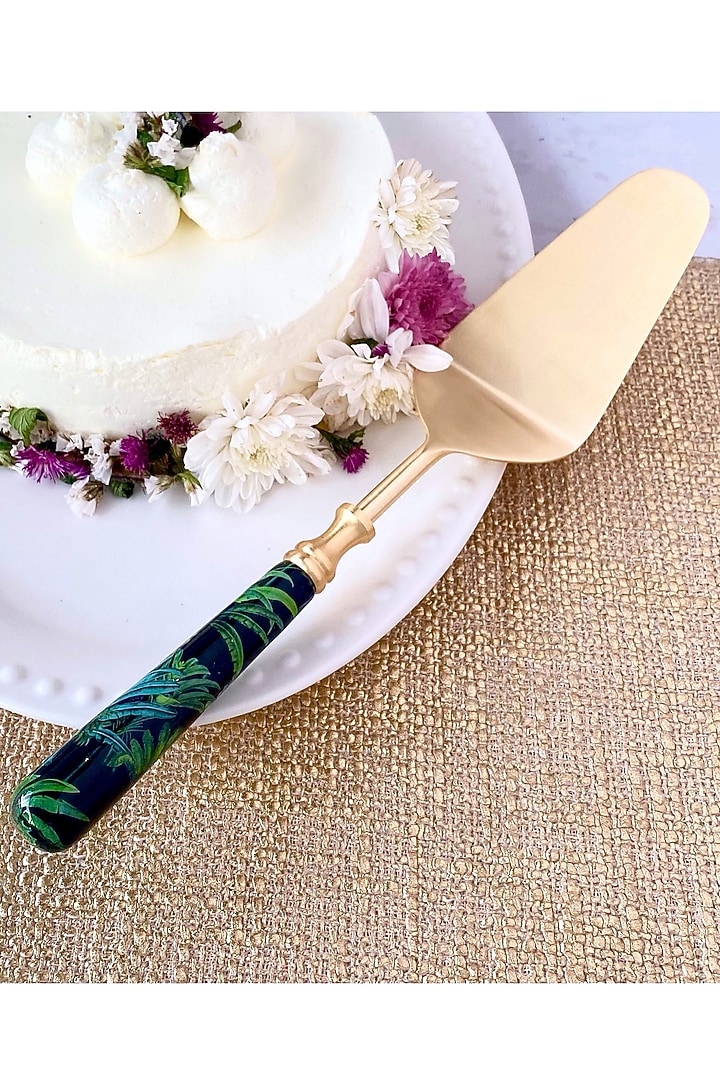 Black Amazonia Night Cake Server by Faaya Gifting at Pernia's Pop Up Shop