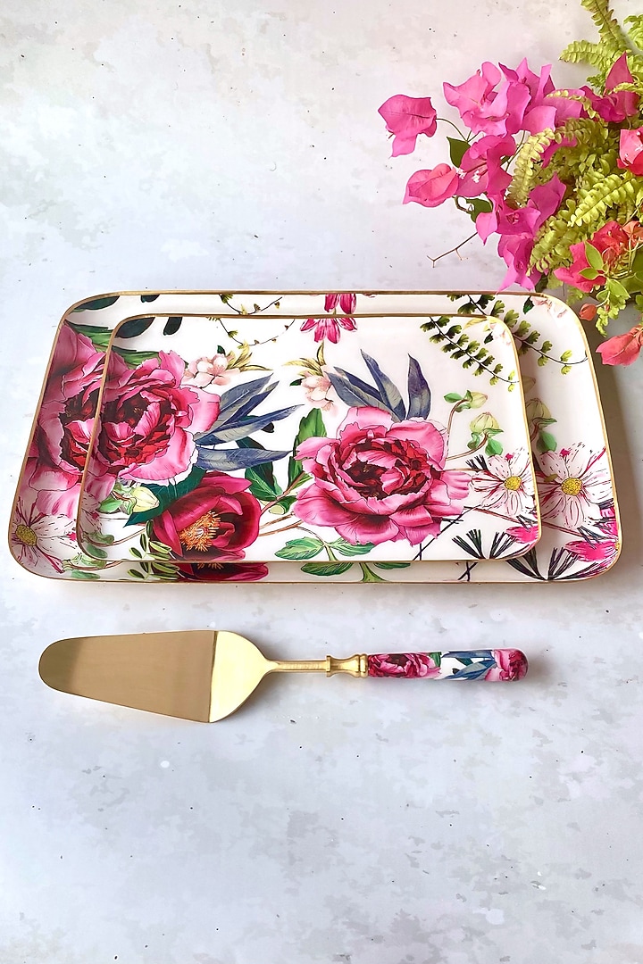 White Tudor Blooms Rectangle Serving Tray by Faaya Gifting at Pernia's Pop Up Shop