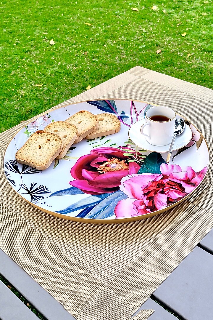 White Tudor Blooms Round Serving Tray by Faaya Gifting at Pernia's Pop Up Shop
