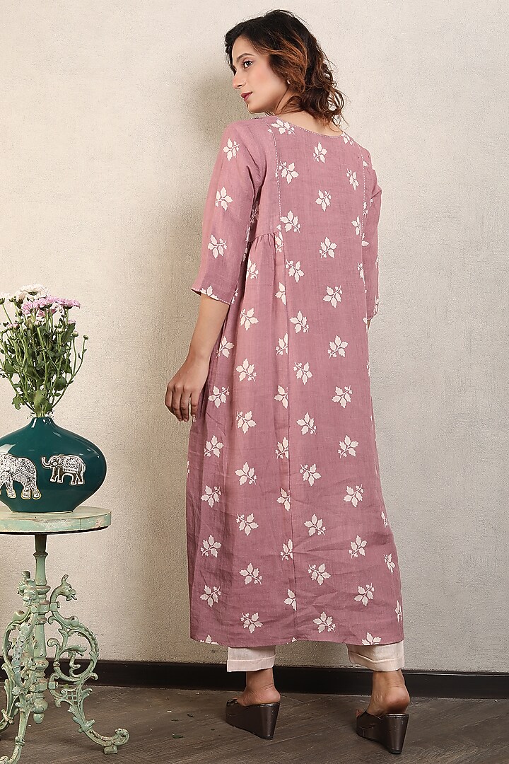 Blush Pink Gauze Linen Printed & Embroidered Gathered Kurta Set by Falguni.Foram at Pernia's Pop Up Shop