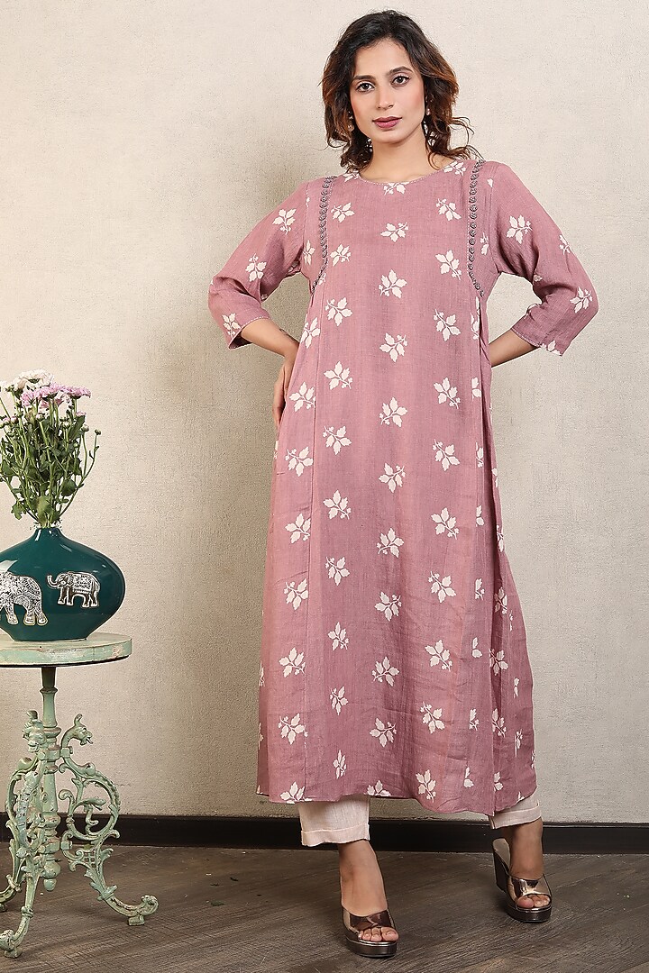 Blush Pink Gauze Linen Printed & Embroidered Gathered Kurta Set by Falguni.Foram at Pernia's Pop Up Shop