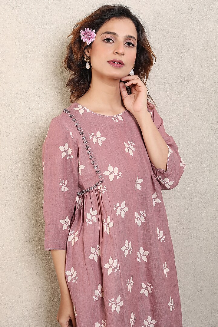 Blush Pink Gauze Linen Printed & Embroidered Gathered Kurta Set by Falguni.Foram at Pernia's Pop Up Shop