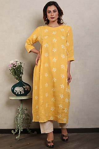 Yellow Gauze Linen Printed & Embroidered Gathered Kurta Set by Falguni.Foram