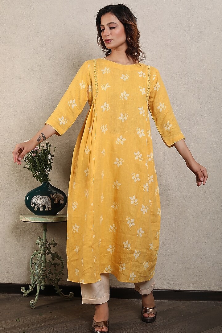 Yellow Gauze Linen Printed & Embroidered Gathered Kurta Set by Falguni.Foram at Pernia's Pop Up Shop