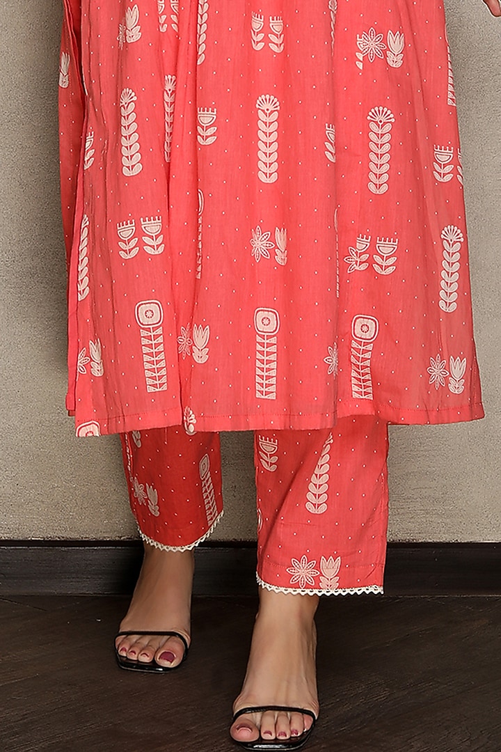 Pink Cotton Mal Printed & Embroidered Kurta Set by Falguni.Foram at Pernia's Pop Up Shop