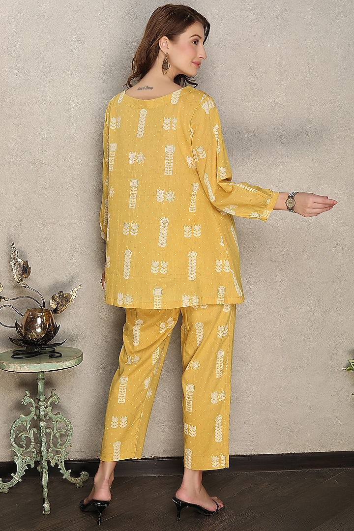 Yellow Cotton Mal Printed Co-Ord Set by Falguni.Foram at Pernia's Pop Up Shop