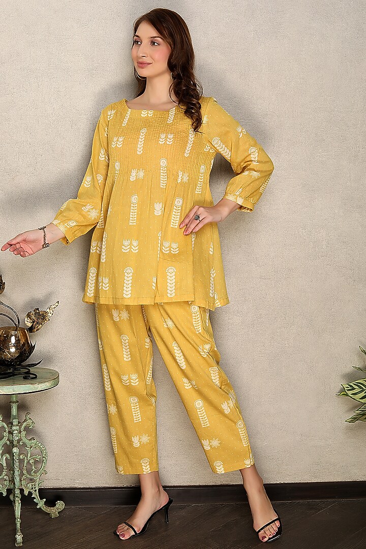 Yellow Cotton Mal Printed Co-Ord Set by Falguni.Foram at Pernia's Pop Up Shop
