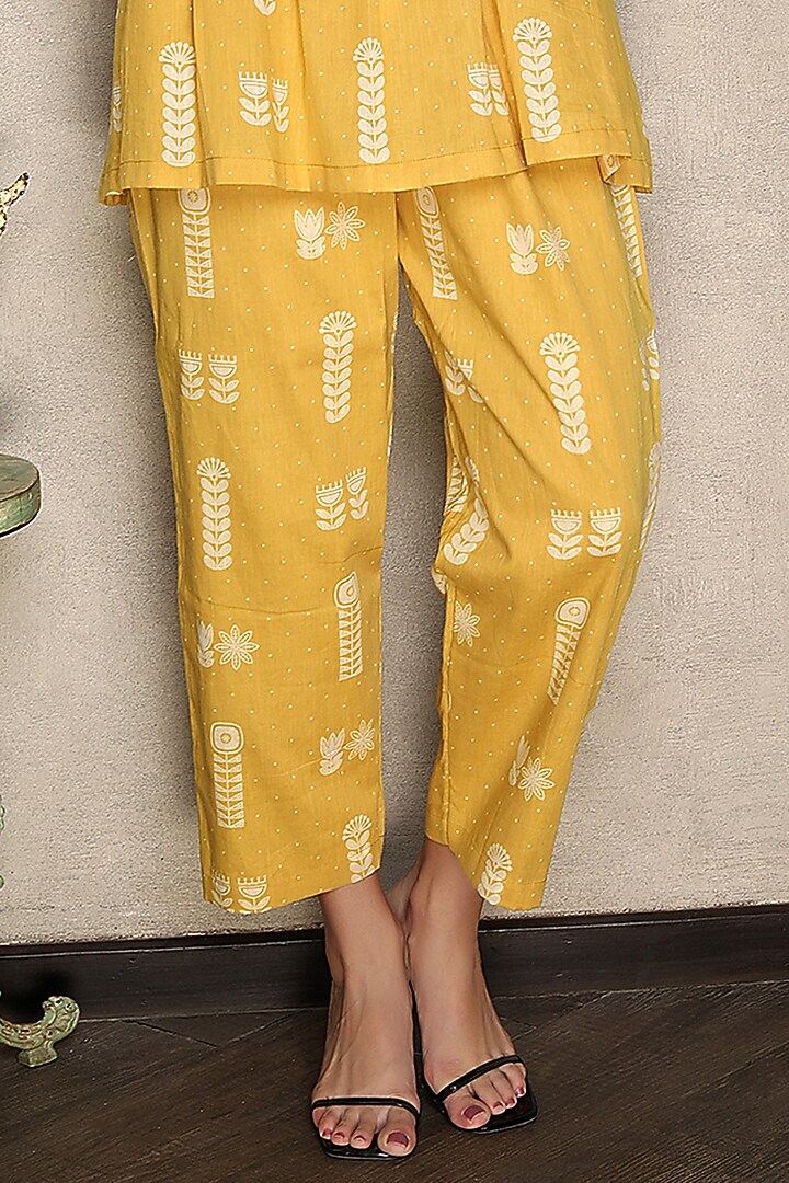Yellow Cotton Mal Printed Co-Ord Set by Falguni.Foram at Pernia's Pop Up Shop