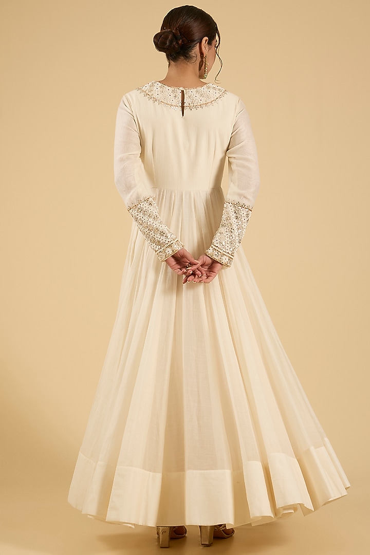 Ivory Mal Chanderi Embroidered Bridal Anarkali Set by Faabiiana at Pernia's Pop Up Shop