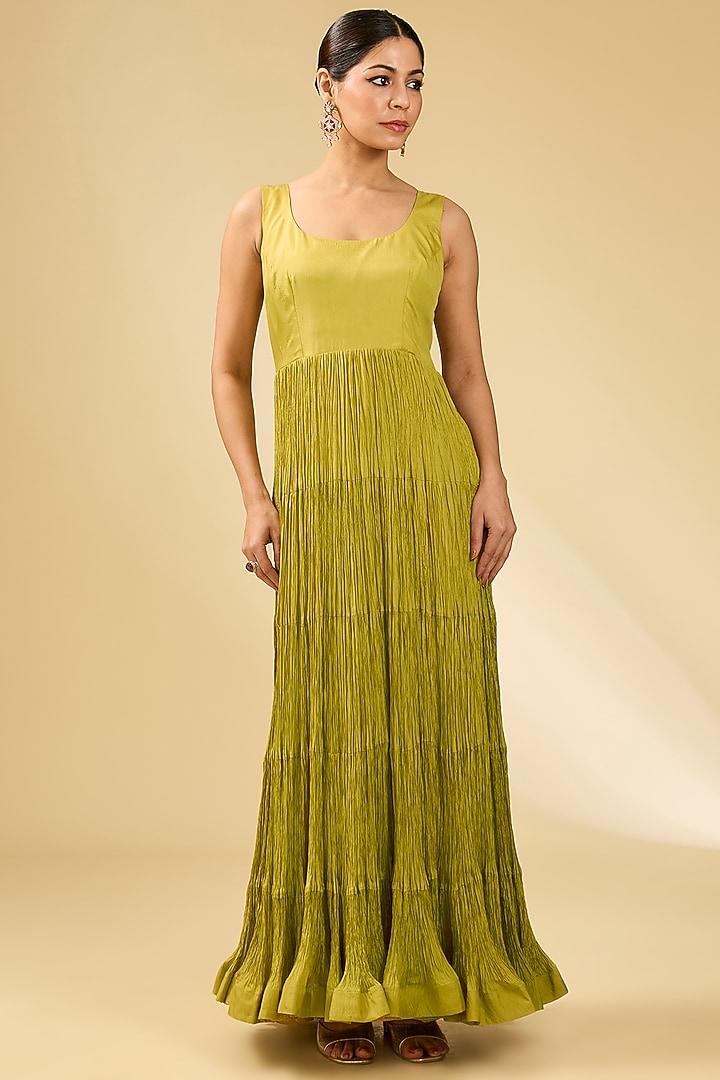 Green Dupion Silk Kurta Set by Faabiiana at Pernia's Pop Up Shop