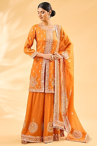 Mustard Chanderi Tissue Tamba-Patti Work Kurta Set by Faabiiana