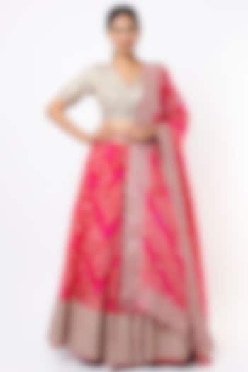 Red & Fuchsia Silk Leheriya Bridal Lehenga Set by Faabiiana at Pernia's Pop Up Shop