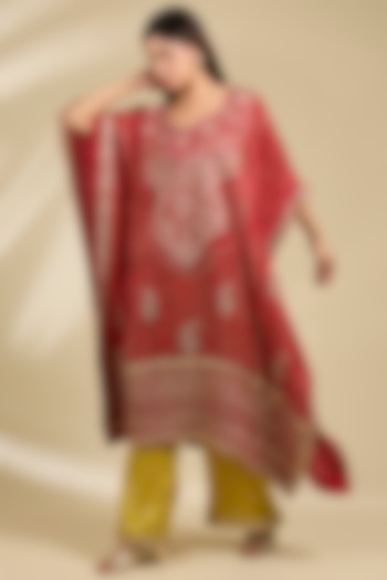 Red & Pink Gajji Silk Kaftan Set by Faabiiana at Pernia's Pop Up Shop