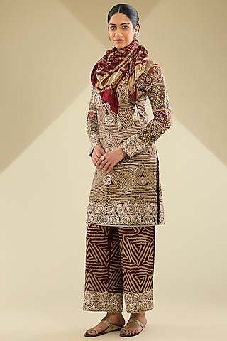 Brown Bandhani Ajrakh Kurta Set by Faabiiana