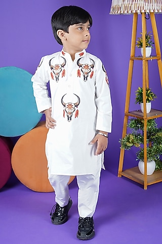 White Cotton Butta Printed Kurta Set For Boys by Fashion Totz 