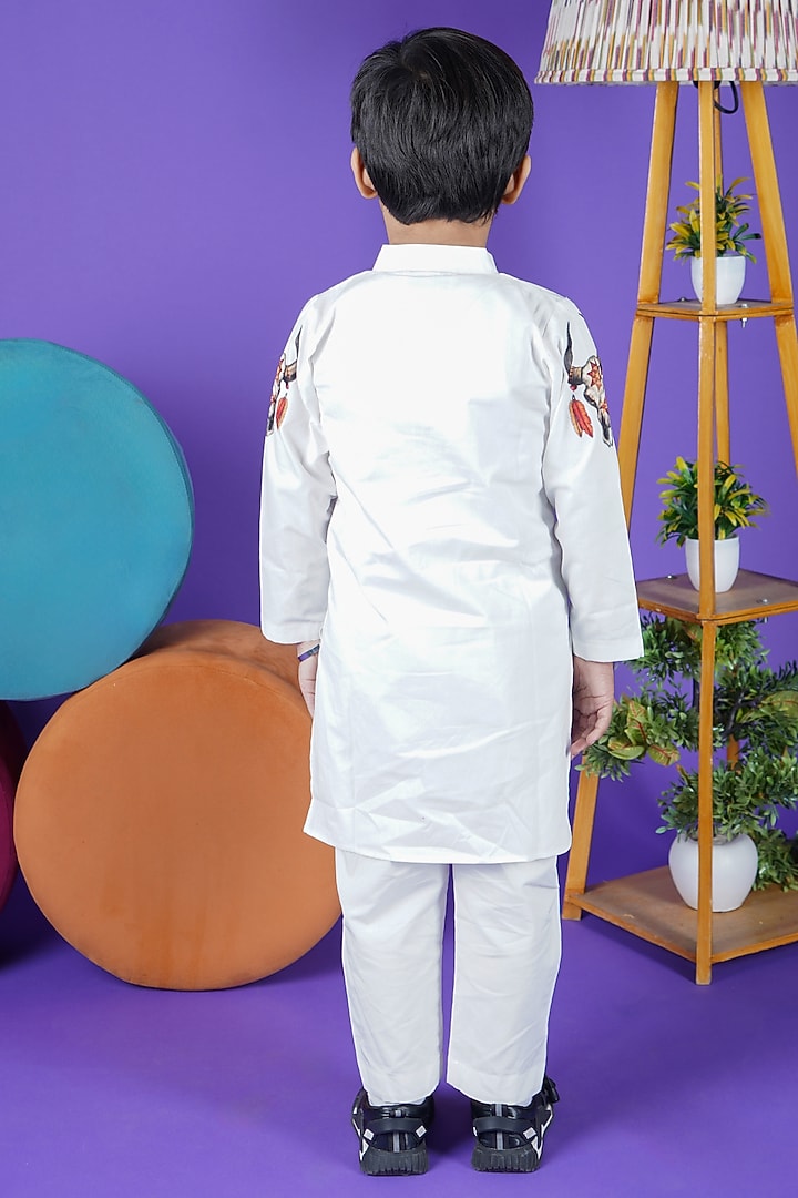 White Cotton Butta Printed Kurta Set For Boys by Fashion Totz  at Pernia's Pop Up Shop