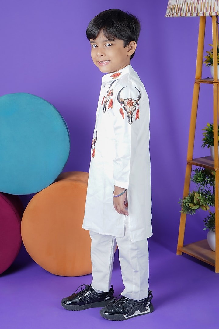 White Cotton Butta Printed Kurta Set For Boys by Fashion Totz  at Pernia's Pop Up Shop