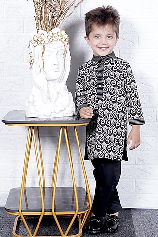 Black Cotton Printed Kurta Set For Boys by Fashion Totz 