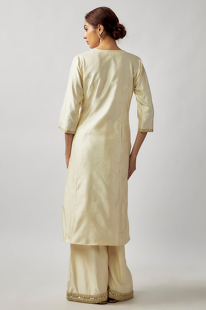 Ivory Silk Cut Beads & Sequins Hand Embellished Kurta Set by FATIZ at Pernia's Pop Up Shop