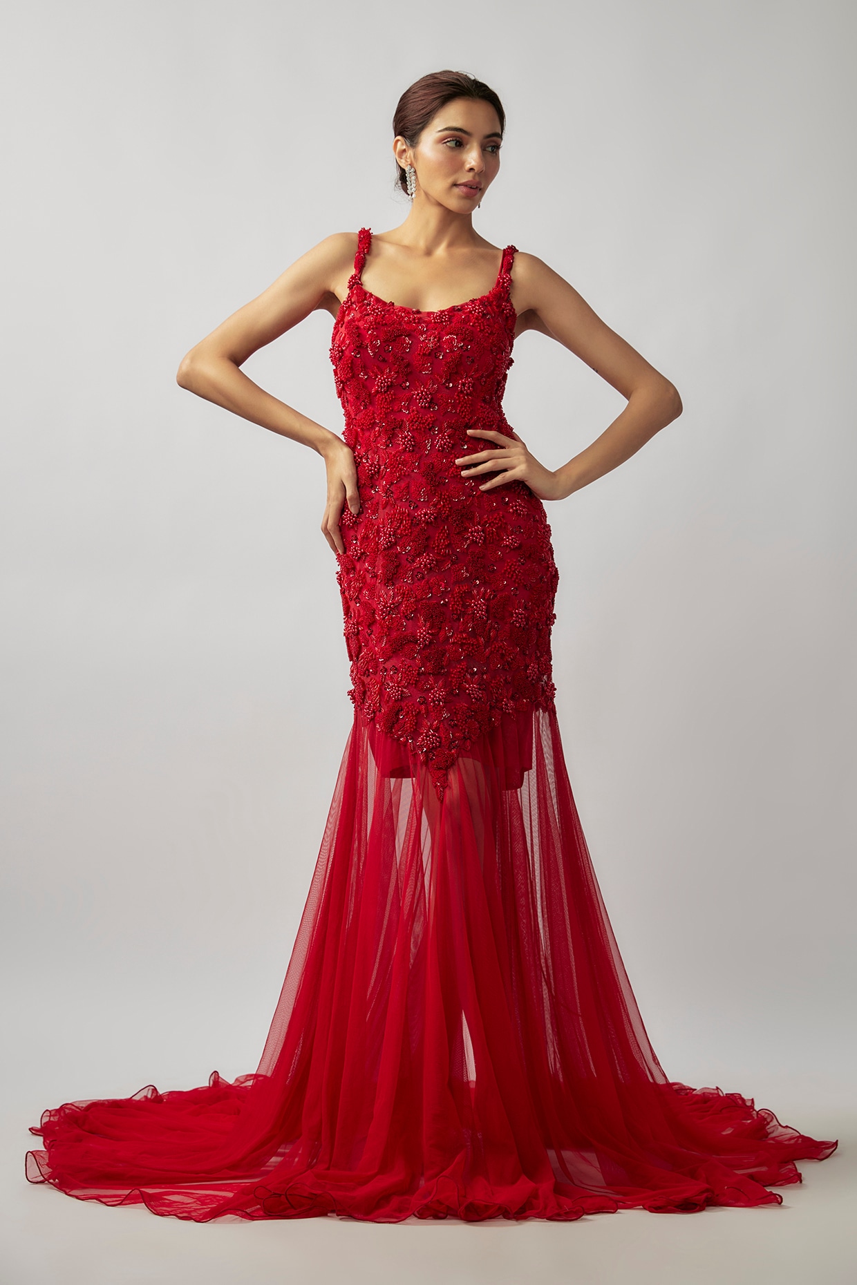 Elegant Red Gown for Women's Engagement – FOURMATCHING