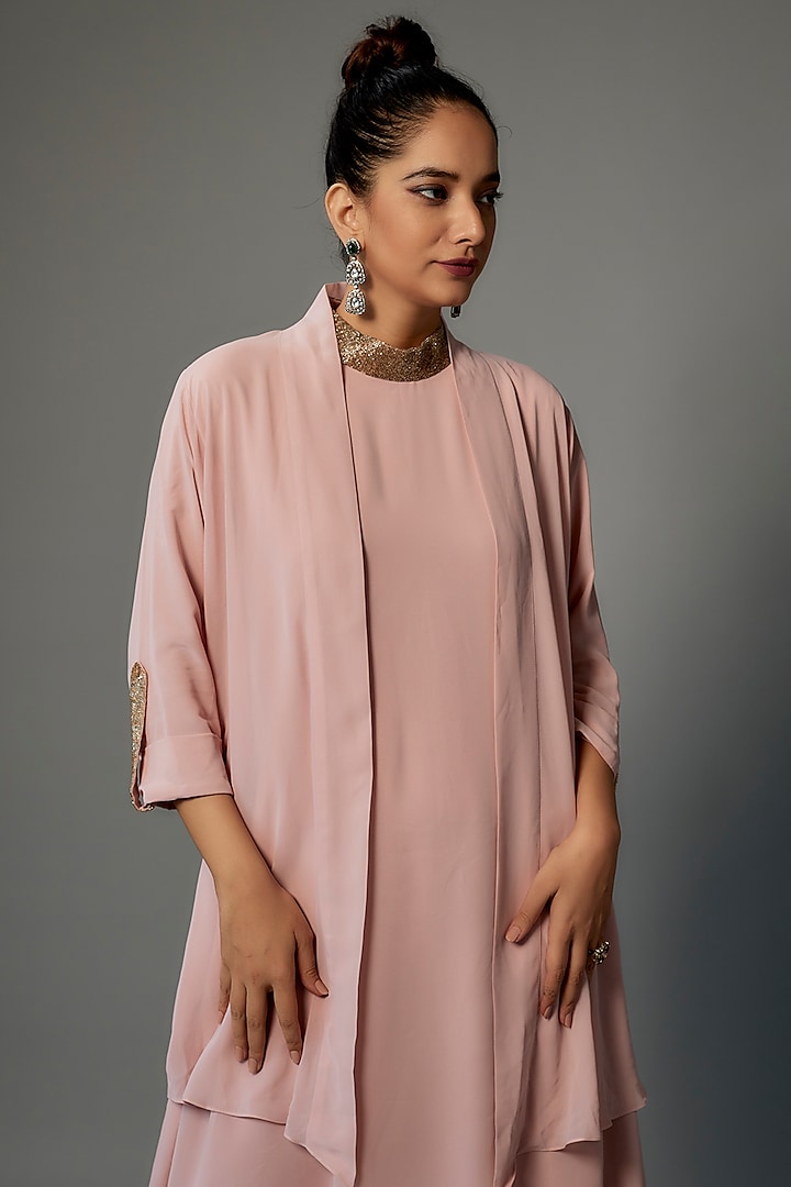 Blush Pink Georgette Embellished Kurta Set by FATIZ at Pernia's Pop Up Shop