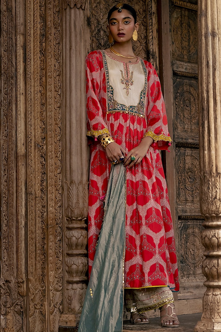 Red Silk Hand Embroidered Kurta Set by Raji ramniq at Pernia's Pop Up Shop
