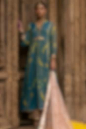 Moonlight Blue Chanderi Tissue Hand Embroidered Kurta Set by Raji ramniq at Pernia's Pop Up Shop