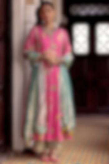 Pink Crepe Printed & Embroidered Kurta Set by Raji Ramniq