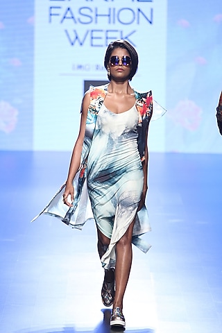 White Wave Print Dress And Fish Reflection French Coat by Farah Sanjana
