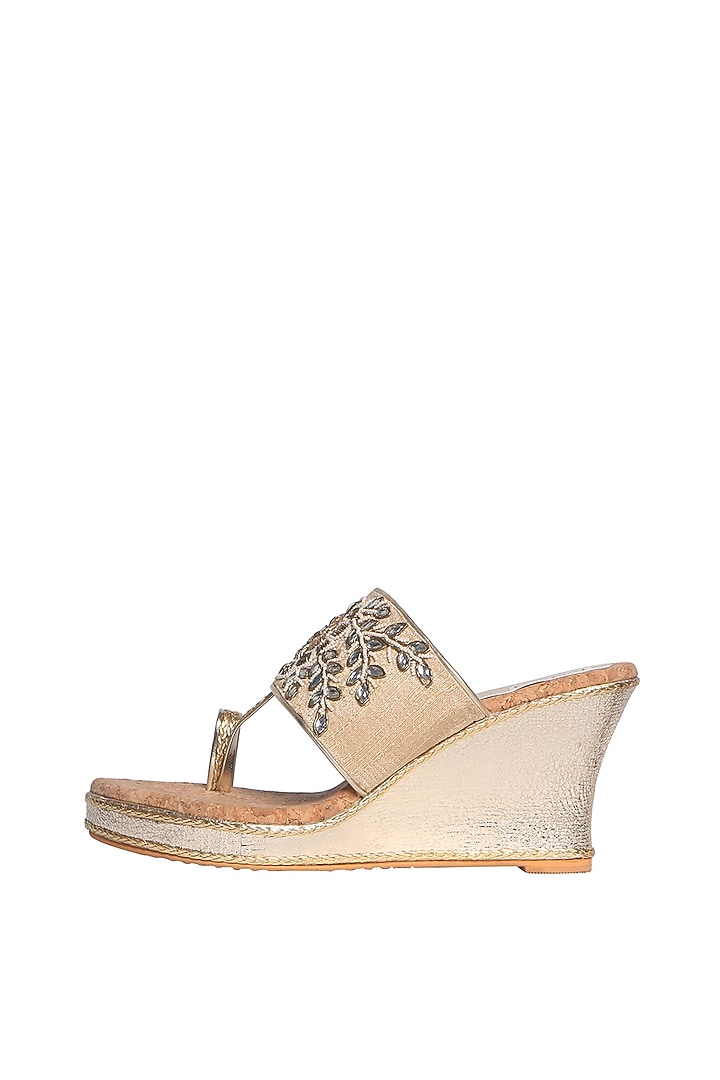 Gold Embroidered Kolhapuri Heels by Fuchsia by Aashka Mehta at Pernia's Pop Up Shop