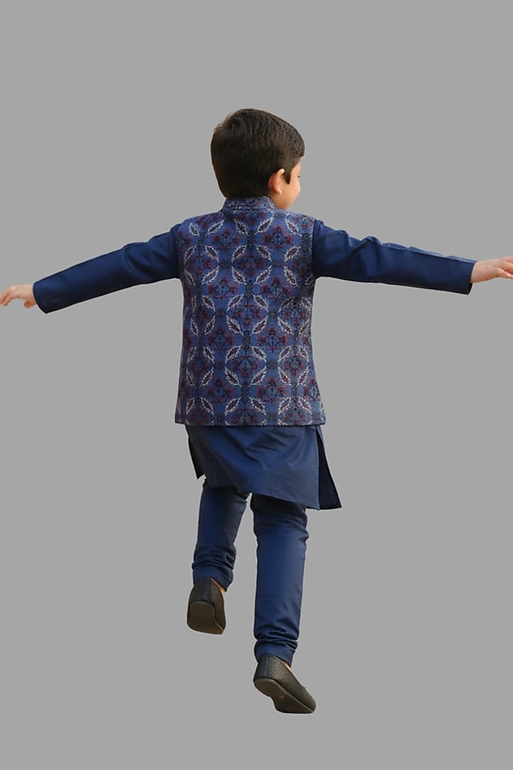 Blue Silk Thread Embroidered Bundi Set For Boys by FUNNY BONES CLOTHINGS at Pernia's Pop Up Shop
