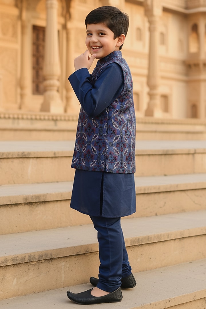 Blue Silk Thread Embroidered Bundi Set For Boys by FUNNY BONES CLOTHINGS at Pernia's Pop Up Shop