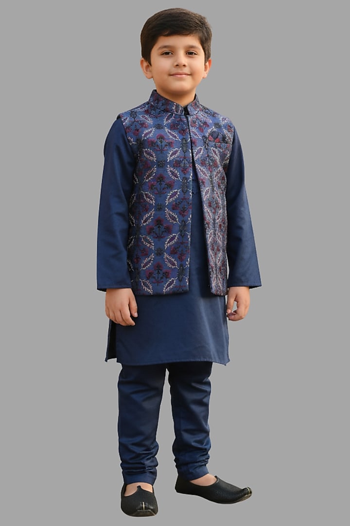 Blue Silk Thread Embroidered Bundi Set For Boys by FUNNY BONES CLOTHINGS at Pernia's Pop Up Shop