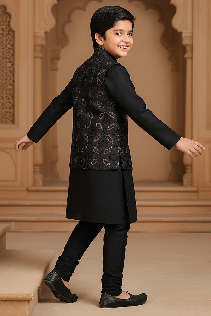Black Silk Thread Embroidered Bundi Set For Boys by FUNNY BONES CLOTHINGS at Pernia's Pop Up Shop