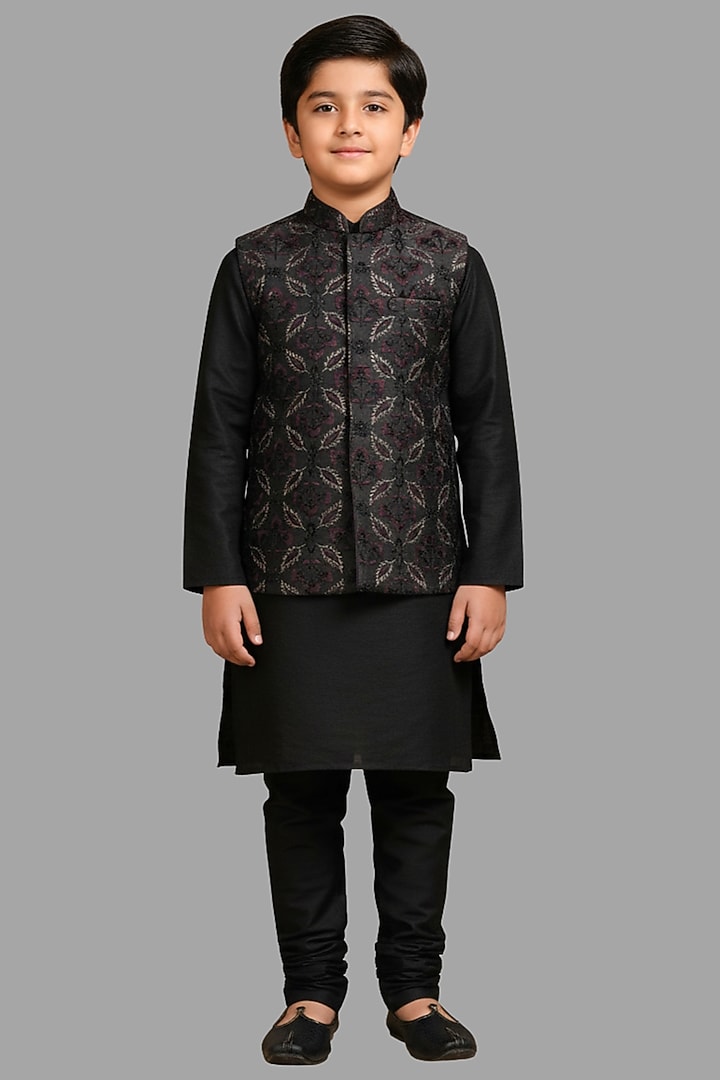 Black Silk Thread Embroidered Bundi Set For Boys by FUNNY BONES CLOTHINGS at Pernia's Pop Up Shop