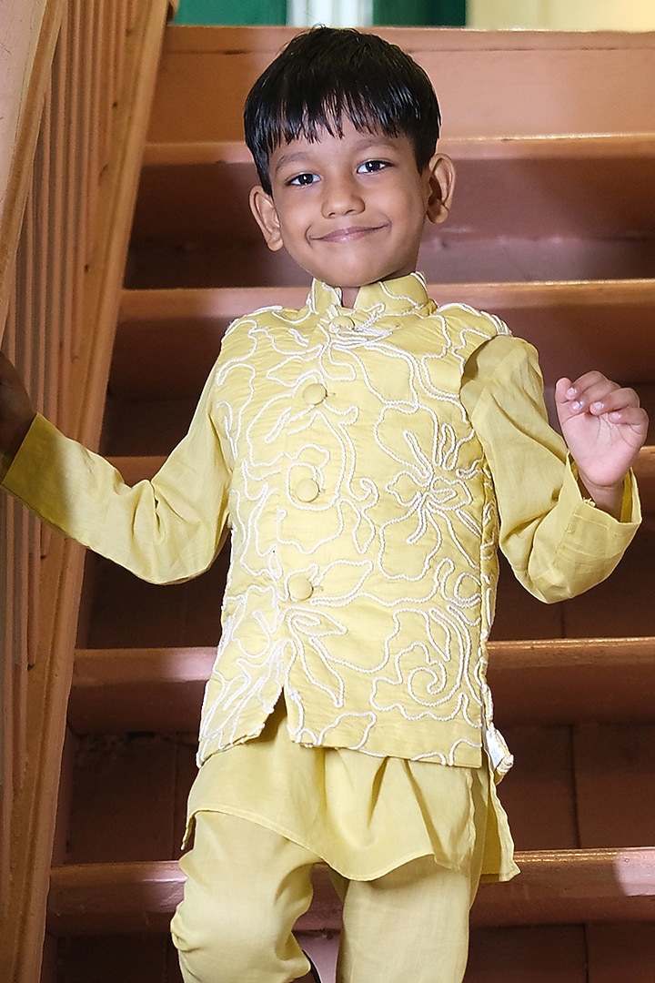 Yellow Cotton Hand Embroidered Bundi Set For Boys by FUNNY BONES CLOTHINGS at Pernia's Pop Up Shop