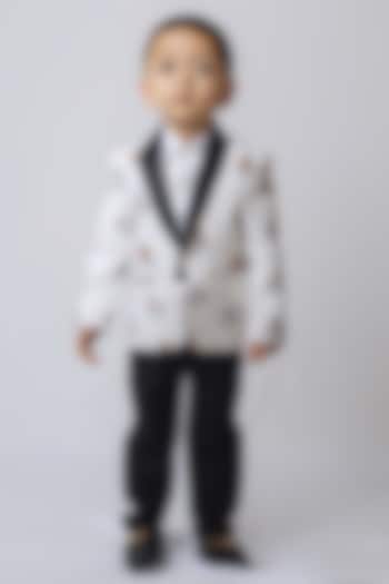 White Linen Dog Printed Blazer Set For Boys by FUNNY BONES CLOTHINGS