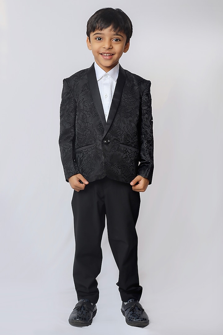 Black Velvet Polyester Floral Blazer Set For Boys by FUNNY BONES CLOTHINGS
