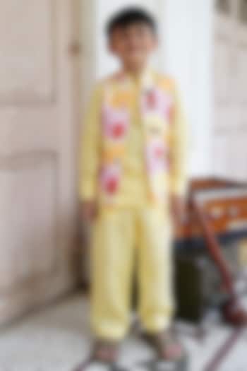Yellow Linen Bundi Jacket Set For Boys by FUNNY BONES CLOTHINGS at Pernia's Pop Up Shop