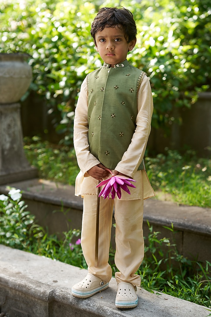 Green Pure Silk Bundi Jacket Set For Boys by FUNNY BONES CLOTHINGS at Pernia's Pop Up Shop