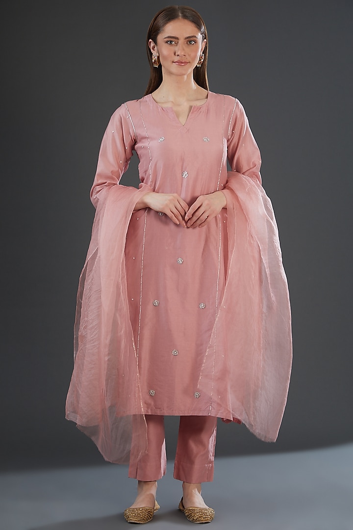 Peach Pink Chanderi Embroidered Kurta Set by Firann by Shaheen at Pernia's Pop Up Shop