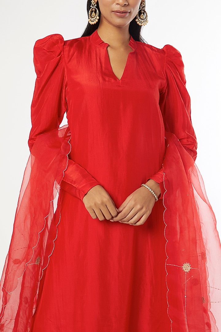 Red Embroidered Kurta Set by Firann by Shaheen at Pernia's Pop Up Shop