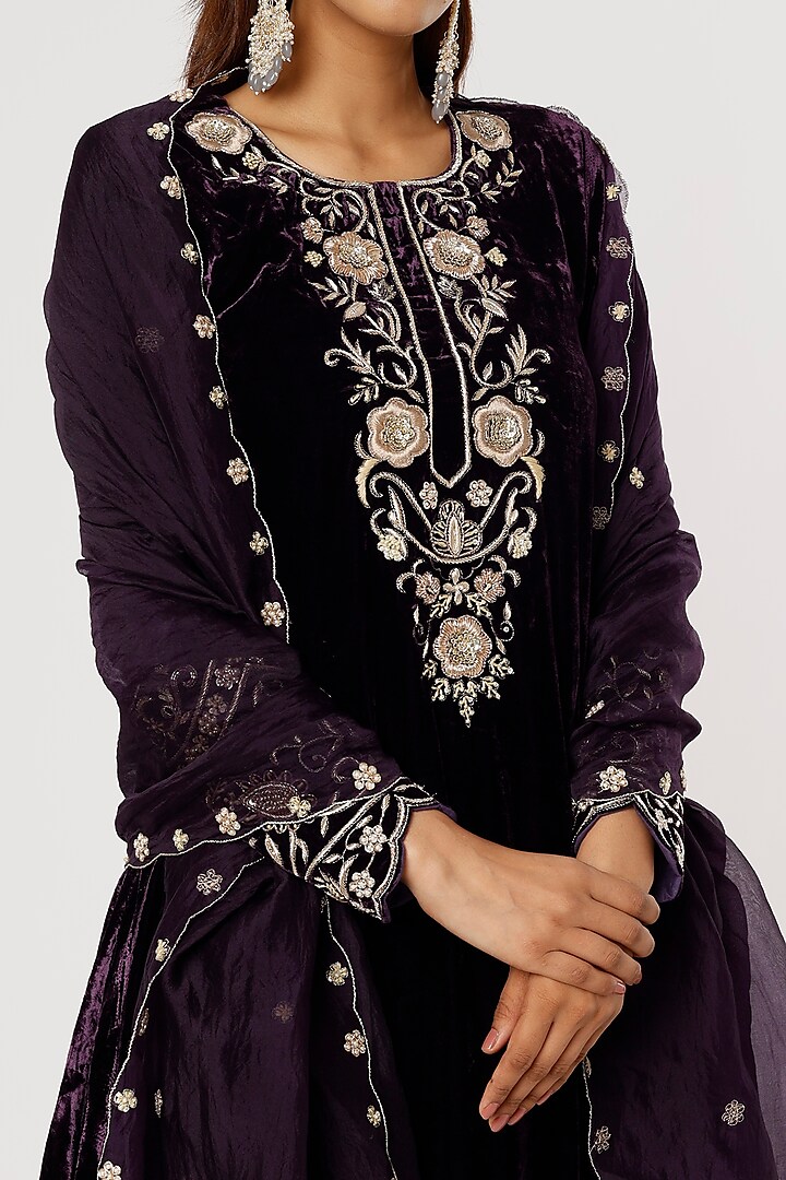 Fariba Purple Bell Sleeve Velvet Kurta Set – Raji Ramniq