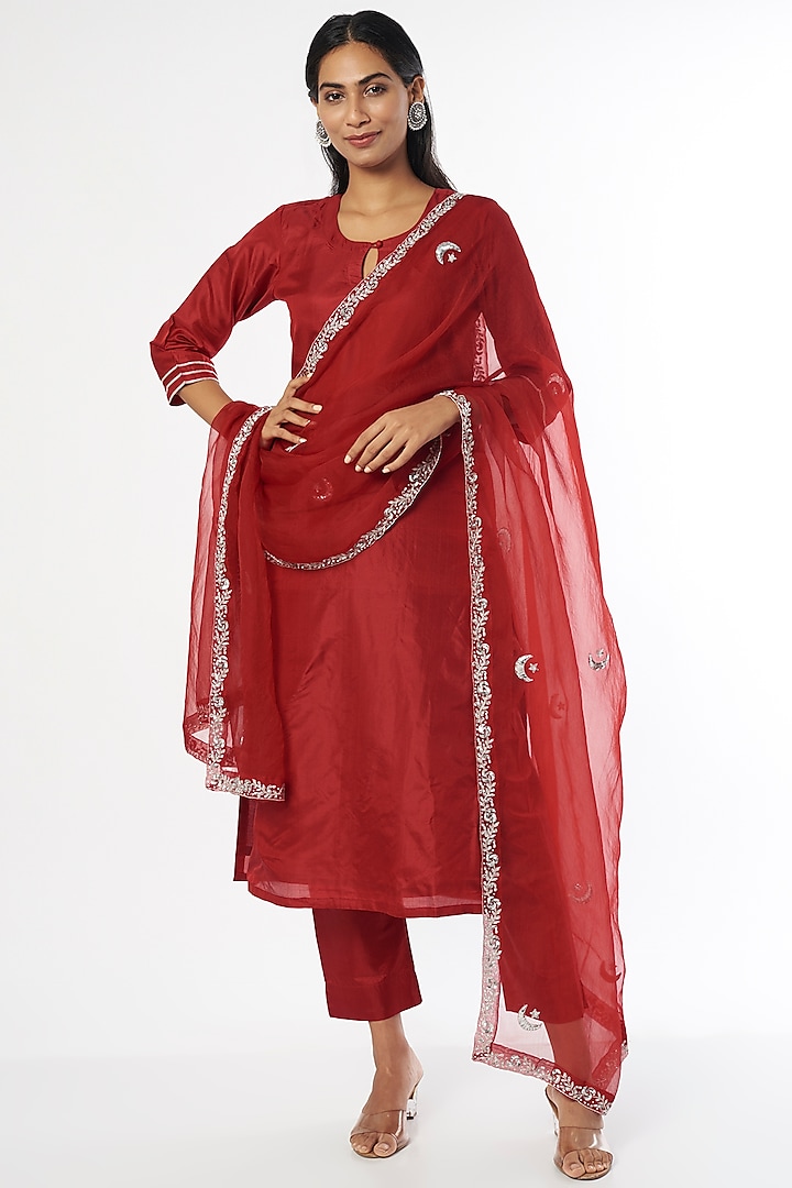 Red Hand Embroidered Kurta Set by Firann by Shaheen