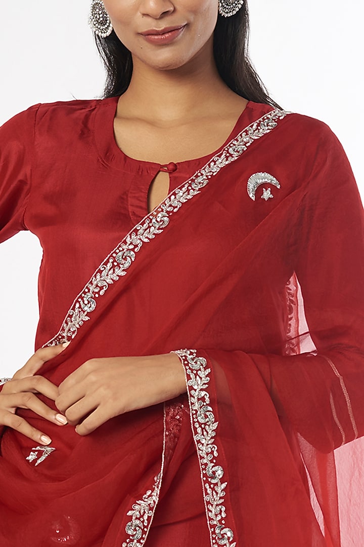 Red Hand Embroidered Kurta Set by Firann by Shaheen at Pernia's Pop Up Shop