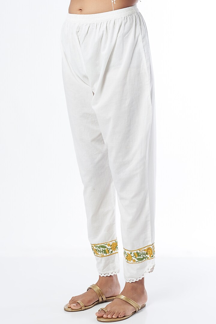 White Block Printed Kurta Set by Firann by Shaheen at Pernia's Pop Up Shop