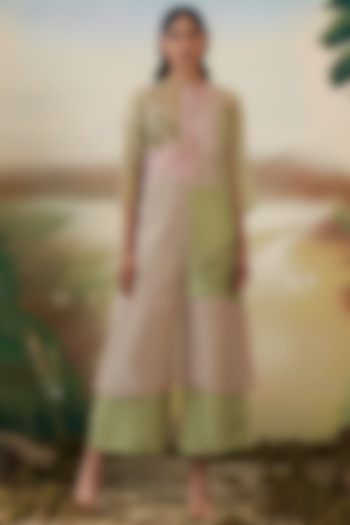 Dusk Pink & Cucumber Green Hand Embroidered Kurta by FEBo6