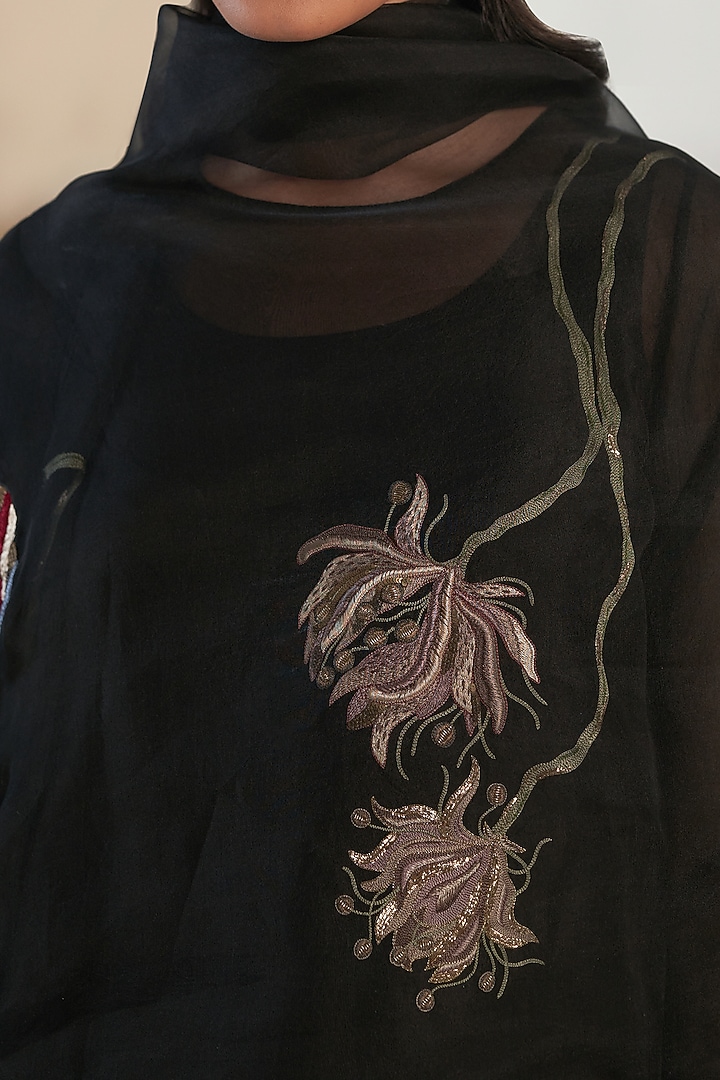 Black Hand Embroidered Kurta Set by FEBo6 at Pernia's Pop Up Shop