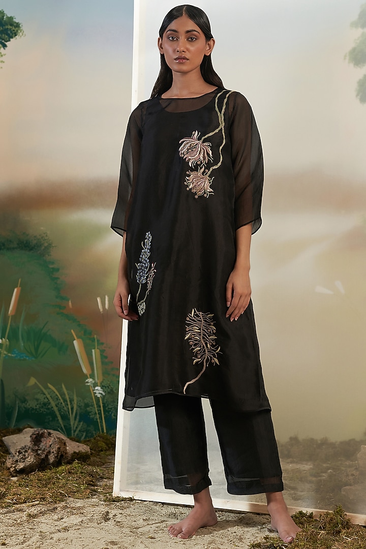 Black Hand Embroidered Kurta Set by FEBo6 at Pernia's Pop Up Shop